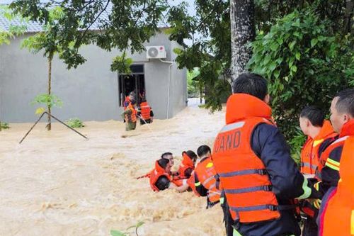 Kỳ 1: Giữa dòng nước lũ, mệnh lệnh từ trái tim