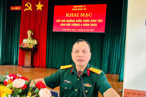 Trung đoàn 726 bồi dưỡng kiến thức dân tộc cho cán bộ, chiến sĩ