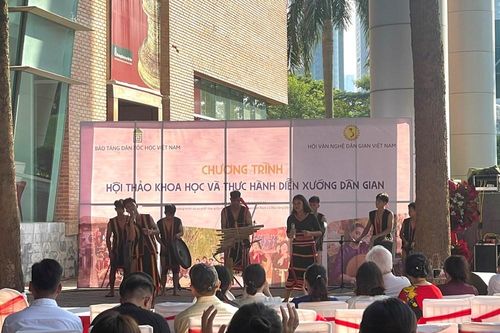 Những 'báu vật nhân văn sống' với việc bảo tồn văn hóa, văn nghệ dân gian
