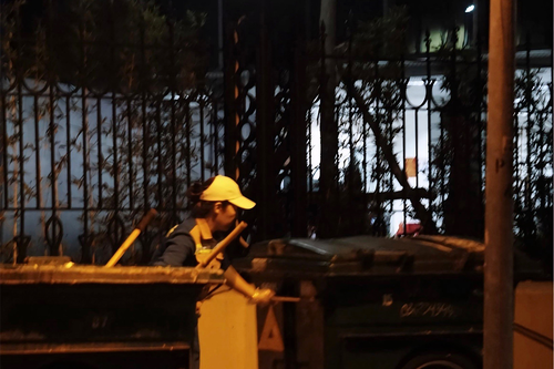 Đêm trắng của những người làm sạch đường phố