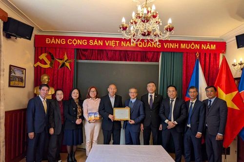 Bộ VHTTDL thúc đẩy hợp tác trong lĩnh vực xuất bản và giảng dạy tiếng Việt tại Cộng hòa Séc