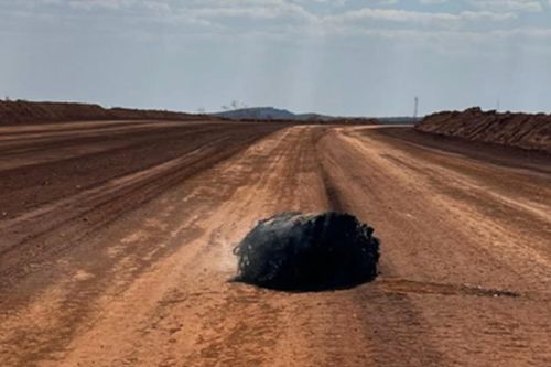 'Cầu lửa khổng lồ' lao xuống Tây Australia làm dấy lên nhiều quan ngại