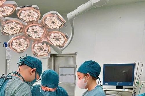 Bệnh viện Đa khoa Ninh Thuận phẫu thuật thành công trường hợp u tuyến cận giáp hiếm gặp