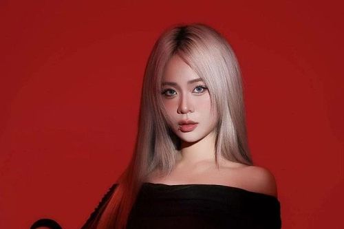 Misthy diện áo khoét sâu, fan 'đổ rạp' vì quá quyến rũ