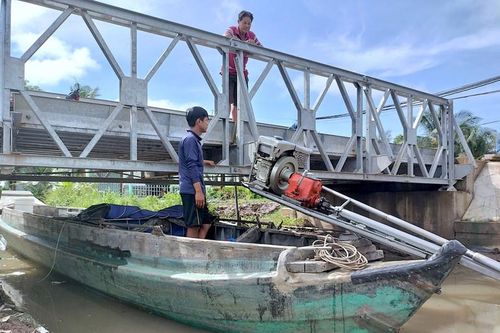 Dự án nâng cấp hạ tầng đồng muối ở Cà Mau 'ngáng đường' mưu sinh của diêm dân