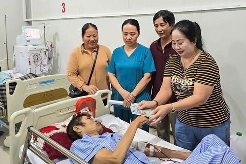 Ấm lòng bệnh nhân chạy thận