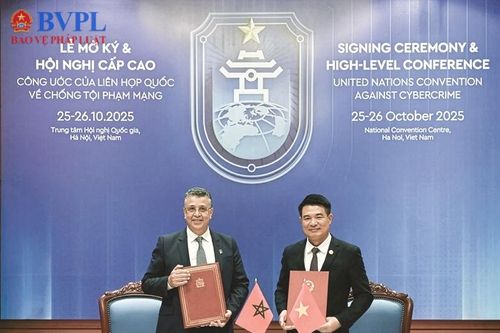 Viện trưởng VKSND tối cao làm việc với Bộ trưởng Bộ Tư pháp Ma - rốc và Ký Hiệp định tương trợ tư pháp về hình sự giữa Việt Nam và Ma - rốc