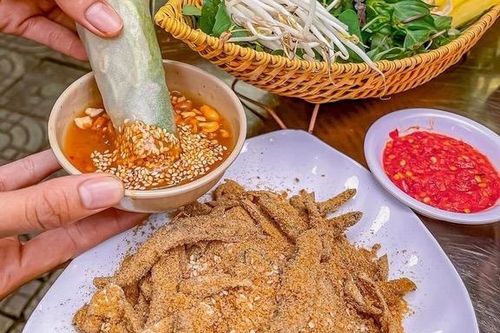Món ngon 'rắc thính'