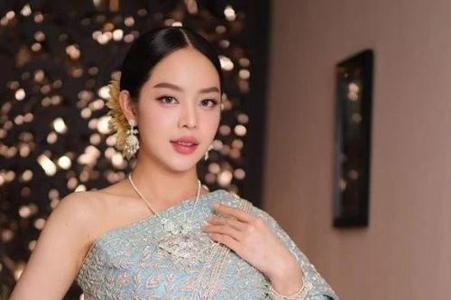 Thanh Thủy lần đầu diện trang phục Campuchia, gây chú ý với tạo hình ấn tượng