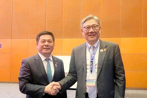 Bộ trưởng Nguyễn Hồng Diên làm việc với Bộ trưởng Thương mại Trung Quốc Vương Văn Đào