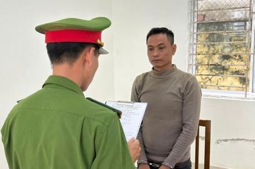 Đòi tình cũ 100 triệu đồng nếu không sẽ tung 'ảnh nóng'