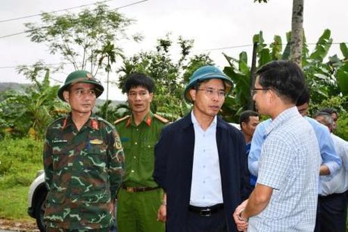 Chủ tịch UBND TP Đà Nẵng Phạm Đức Ấn kiểm tra tình hình ứng phó mưa, lũ