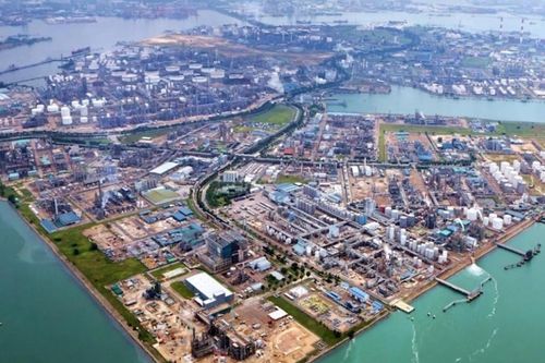 Sembcorp tăng tốc lưu trữ và khai thác tiềm năng mặt trời trên đảo Jurong