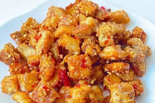 Cách làm tóp mỡ rim mắm tỏi ớt giòn tan, đậm vị khiến ai cũng mê