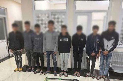 Bắt giữ nhóm thiếu niên cầm hung khí đi đánh người trong đêm
