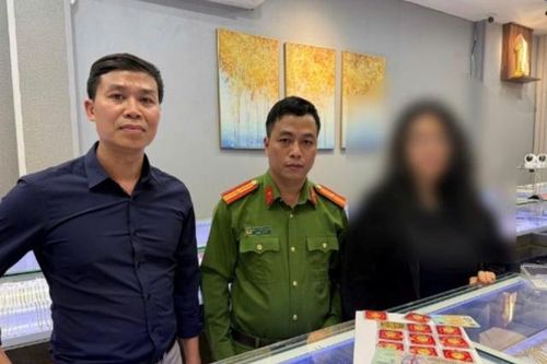 Tin lời công an 'dởm', nữ sinh viên mang vàng đi bán