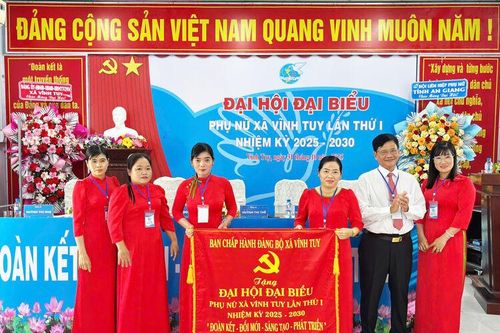 Hội Liên hiệp Phụ nữ xã Vĩnh Tuy giúp 55 hộ thoát nghèo