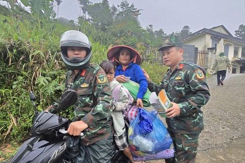 Quảng Ngãi tiếp tục có mưa to, thêm nhiều điểm sạt lở, nứt đất