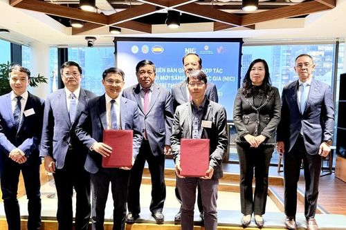 Phó Thủ tướng Nguyễn Chí Dũng: Tập hợp sức mạnh tri thức Việt Nam, xây dựng các dự án KHCN cụ thể