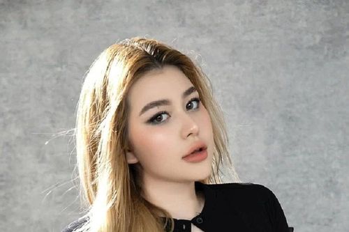 Sunna hóa thân thỏ trắng, chưa tới Halloween fan đã 'mất ngủ'