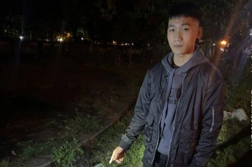 Truy bắt nhóm thanh niên mang kiếm đi đánh nhau trong đêm ở Hà Nội