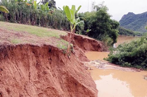 Mưa lớn gây ngập lụt, sạt lở ở nhiều địa phương phía Bắc Quảng Trị