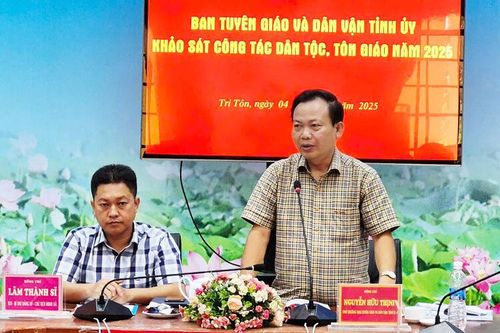 Ban Tuyên giáo và Dân vận Tỉnh ủy An Giang làm việc tại xã Tri Tôn về công tác tôn giáo, dân tộc