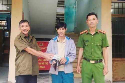 Ví hồi cố chủ!