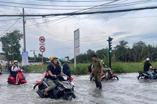 Tp.HCM có thể đối mặt 'kép' với mưa lớn và triều cường lịch sử