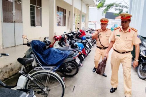 Hơn 840 trường hợp học sinh không đủ điều kiện điều khiển phương tiện đến trường