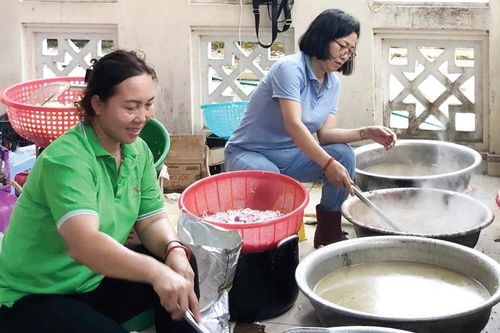 Nghĩa tình trong những ngày nước dữ