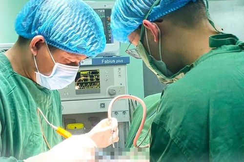 Cứu sống bé gái 6 tuổi bị chấn thương sọ não nặng sau tai nạn ngã xe