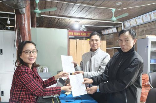 Những lá đơn xin thoát nghèo ở vùng 'rốn lũ'