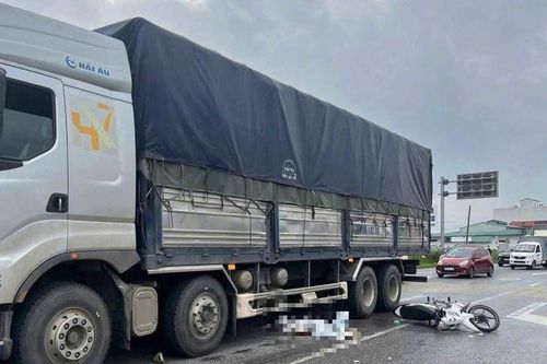 Hải Phòng: Va chạm xe tải ở nút giao, 2 thiếu nữ tử vong tại chỗ