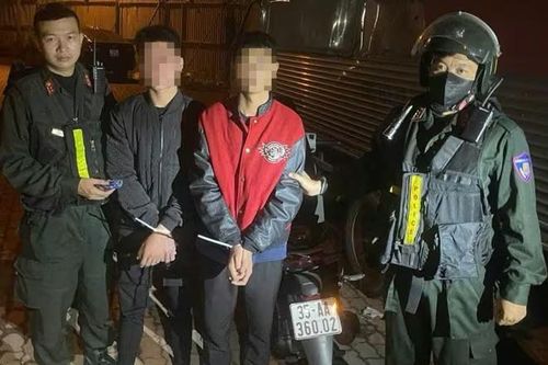 Nhóm thanh niên đang 'hút cần', bị tổ công tác 141 tuần tra phát hiện