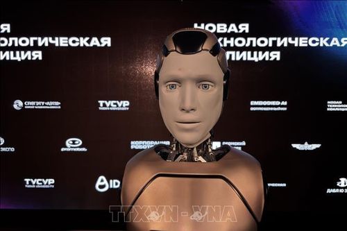 Nga 'trình làng' robot AI hình người đầu tiên