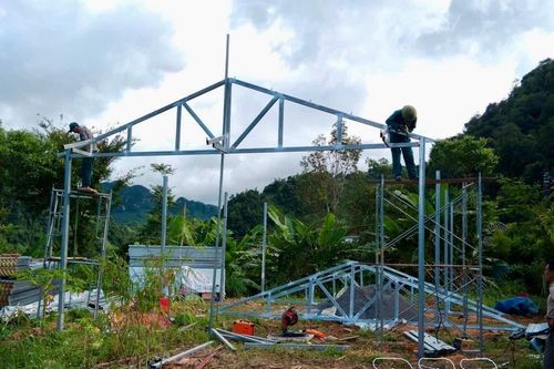 Thương mại dịch vụ phát triển từ 'cú hích' sáp nhập
