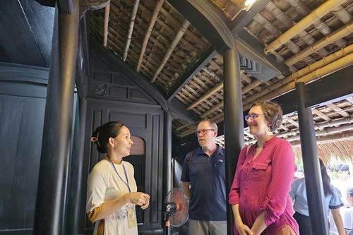 Đưa giá trị di tích Chủ tịch Hồ Chí Minh phục vụ phát triển du lịch