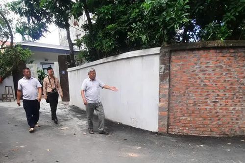 Nhân dân tự nguyện hiến đất mở rộng đường giao thông nông thôn