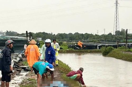 2 người tử vong do sét đánh khi vệ sinh ao tôm