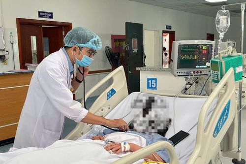 Cô gái 19 tuổi nguy kịch sau 4 ngày sốt
