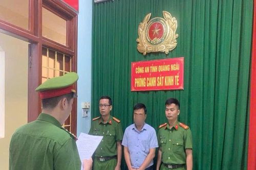 Khởi tố hai bị can liên quan vụ chôn lấp hơn 117 tấn chất thải nguy hại