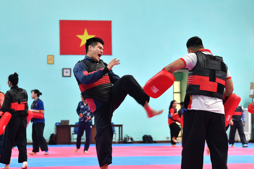 36 huấn luyện viên, vận động viên được tặng thưởng Huân chương Lao động