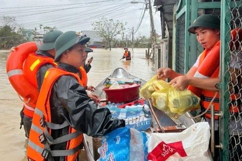 Tiếp sức Nhân dân vùng rốn lũ Gia Lai