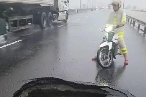 Xuất hiện 'hố tử thần' cùng dòng nước xoáy lạ trên quốc lộ 1 đoạn qua tỉnh Đắk Lắk
