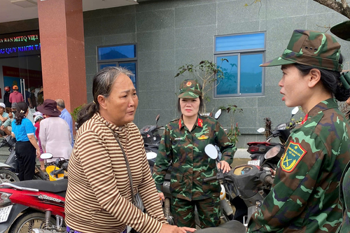 Phụ nữ Sư đoàn 2 chung tay hướng về đồng bào vùng lũ