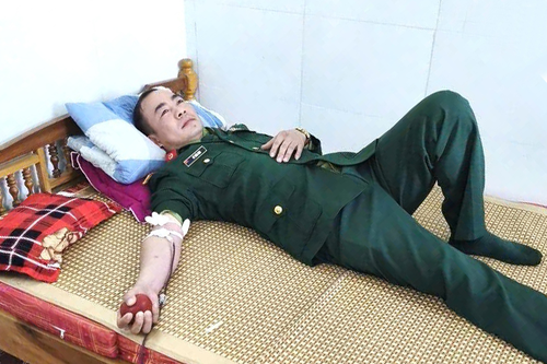 Tuyên Quang: Thiếu tá QNCN kịp thời hiến máu cứu người