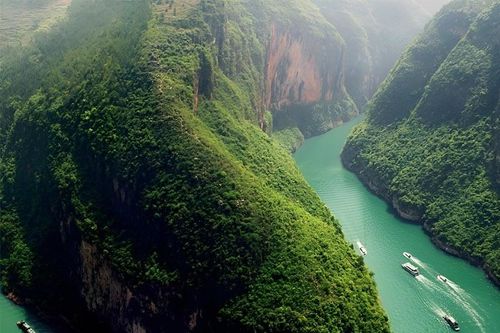 Mê mẩn cảnh sắc 'dải lụa xanh' dưới chân hẻm Tu Sản