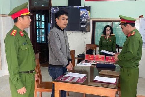 Nhờ đứng tên sổ đỏ vay giúp 450 triệu, chủ đất có nguy cơ mất trắng