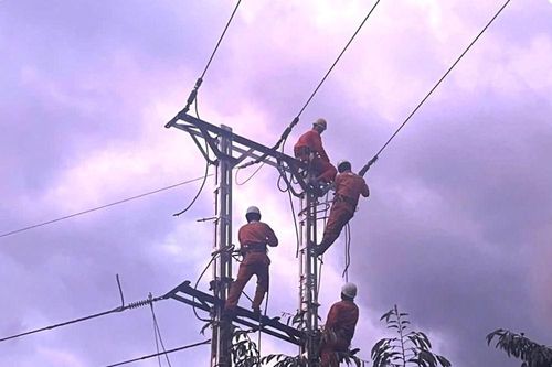 Khánh Hòa khôi phục lưới điện, ổn định đời sống người dân sau mưa lũ